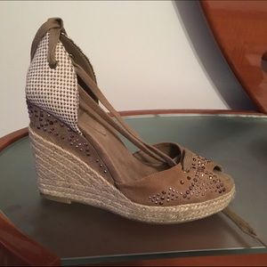 BCBG embellished wedge