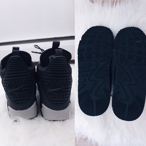 Nike Air Max 90 Sneakerboot WNTR Size 7 - Picture 3 of 4