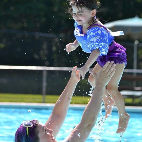 Meet your Posher, Lina - Picture 3 of 4