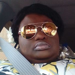 Meet your Posher, Goldie