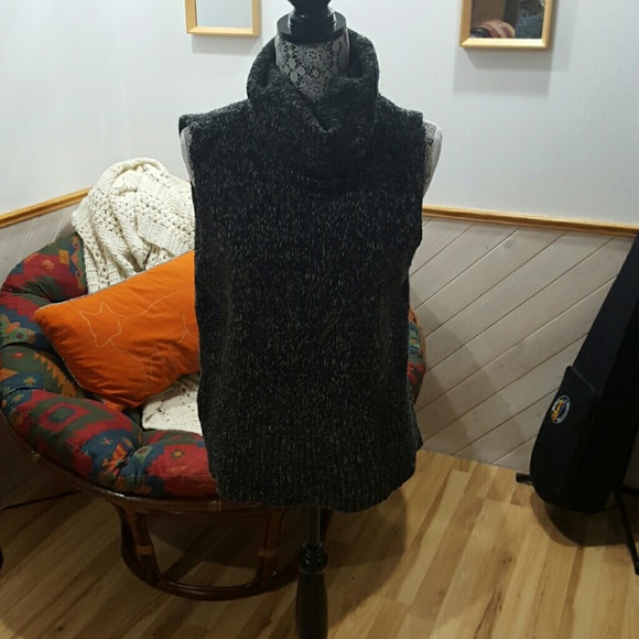 Turtle neck sweater tank