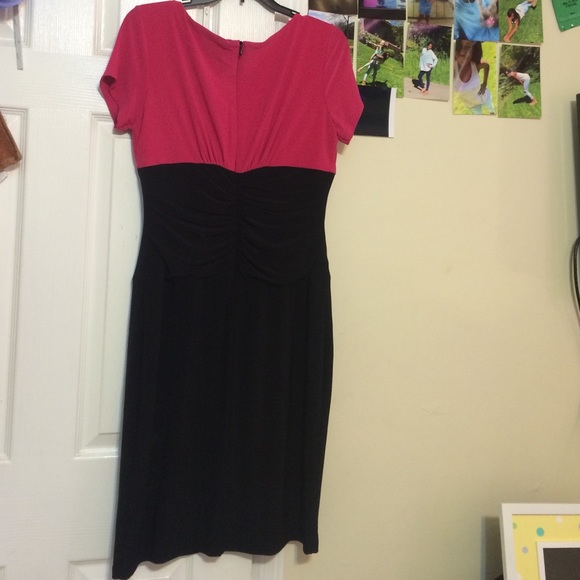 Modest Dress - Picture 4 of 4
