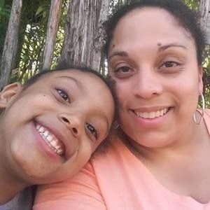 Meet your Posher, Gloria