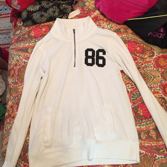 White sweatshirt with no hoodie!