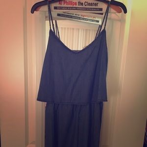 Perfect for Summer 🌼🌼 Chambray Sundress!