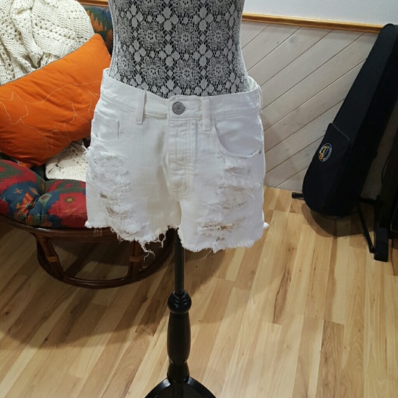 American Eagle white high waist shorts