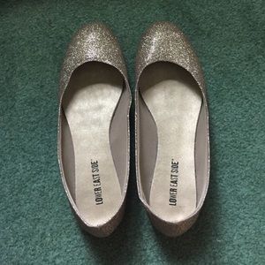 Flat shoes, barely worn, & great condition.