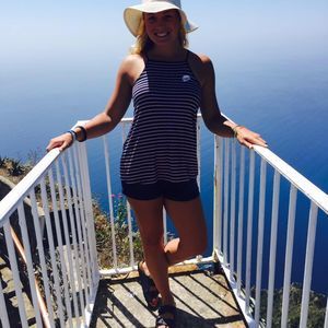 Meet your Posher, Mia