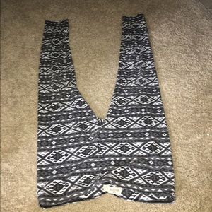 Size M printed leggings from Hollister