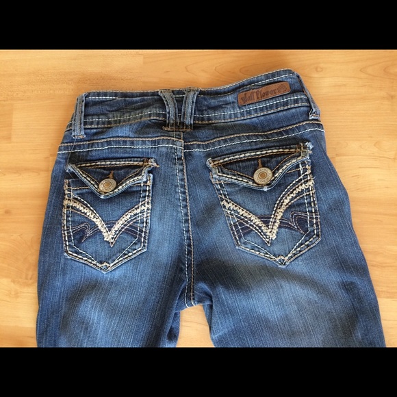 Jeans - Picture 2 of 4
