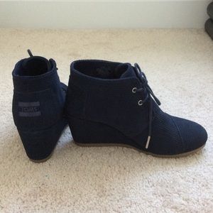 Toms wedge booties