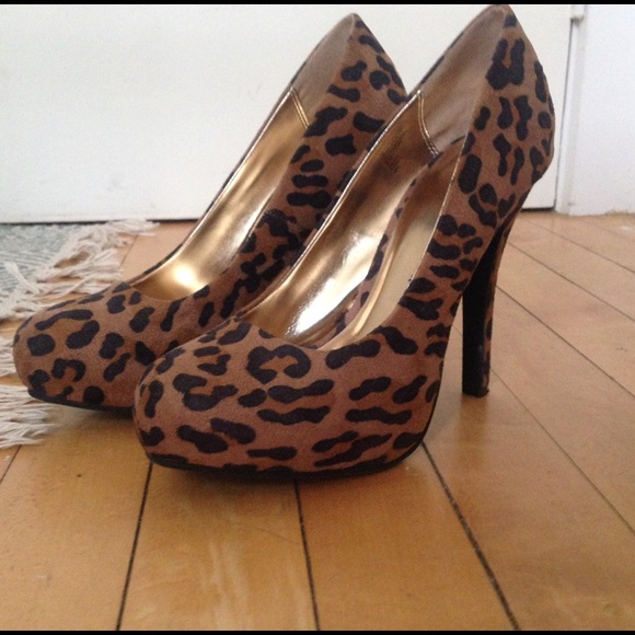 Leopard print heels - Picture 1 of 3