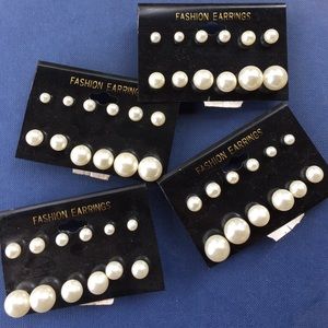 Pearl studs