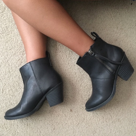 black booties!