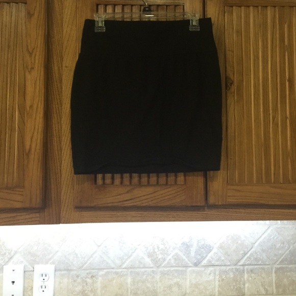 Black cotton/spandex mini skirt