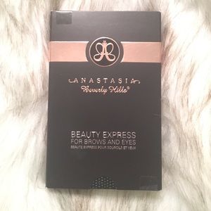 NWT ABH Beauty Express Kit (BLONDE)
