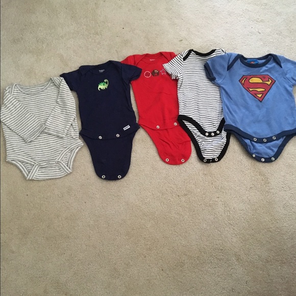 4 onesies - Picture 1 of 1