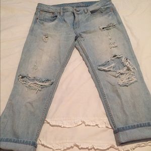 American Eagle distressed capris