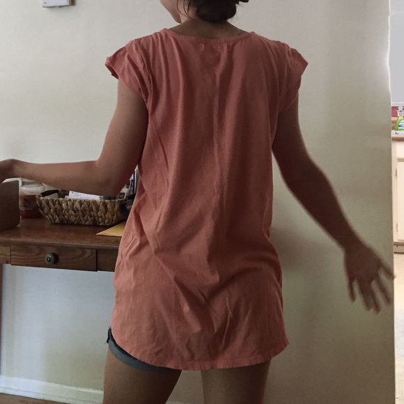 Levi's long peach tee - Picture 4 of 4