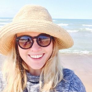 Meet your Posher, Gabriela