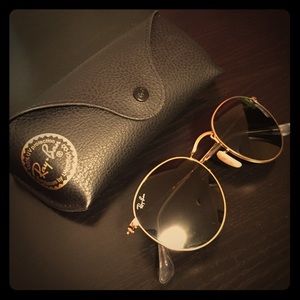 Round metal Ray-Bans 🎉🎉
