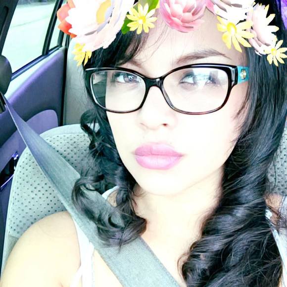 Meet your Posher, Sharon - Picture 1 of 1