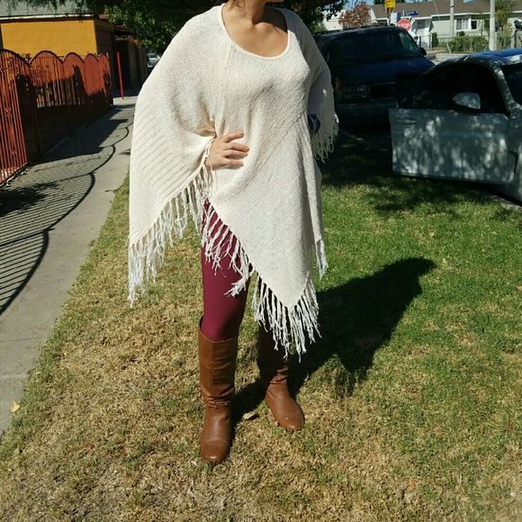 Tammy poncho on hold - Picture 2 of 4