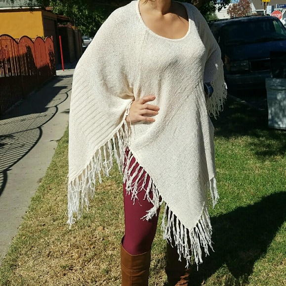 Tammy poncho on hold - Picture 3 of 4