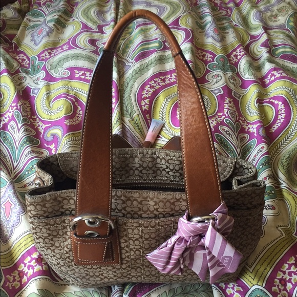Brown coach bag! - Picture 2 of 4