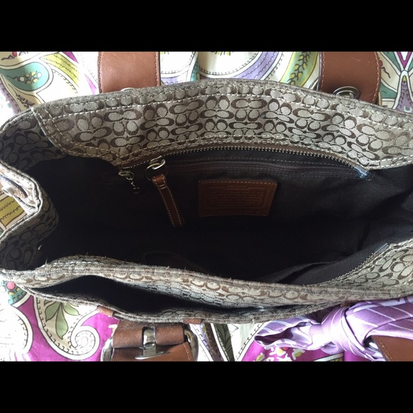 Brown coach bag! - Picture 3 of 4