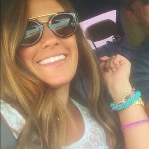 Meet your Posher, Madeline