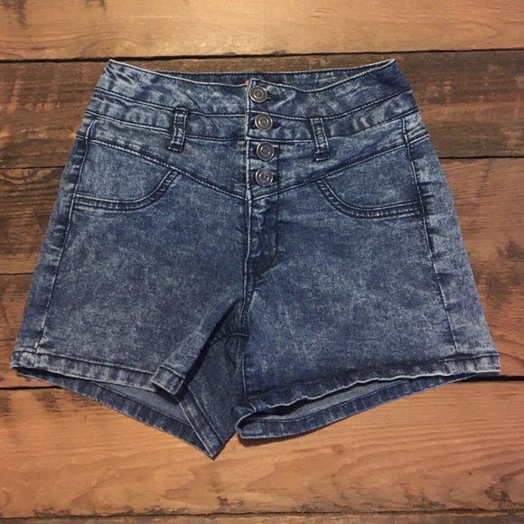 High waisted shorts. - Picture 1 of 2