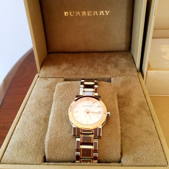 Authentic Burberry rose gold watch. - Picture 3 of 5