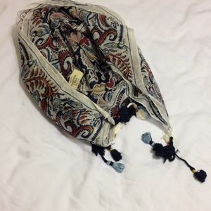 1 WEEK LEFT! Abercrombie and Fitch silk scarf