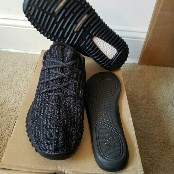 YEEZY BOOST 350 Pirate Black New main image 4
