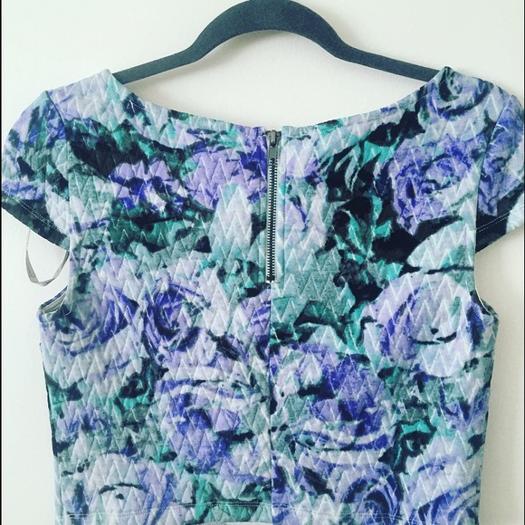 Two piece Jessica Simpson Set - Picture 3 of 3