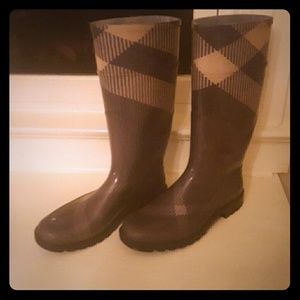 Burberry-- Grey Rain Boots (size 10)
