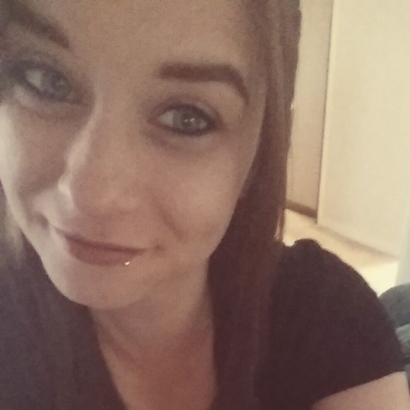 Meet your Posher, Christina - Picture 1 of 1