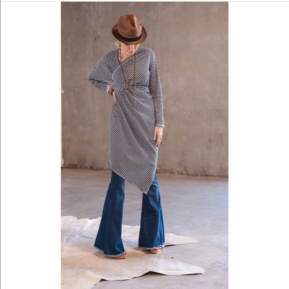 Evystree Sweaters - 24 hour price drop evystree sweatshirt wrap