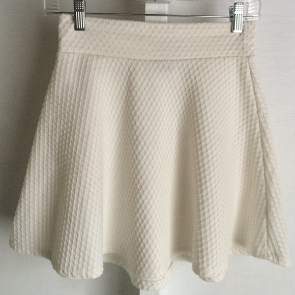 Off White Textured Stretchy Skater Skirt S