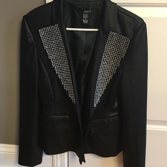 Black studded long sleeve blazer - Picture 3 of 3