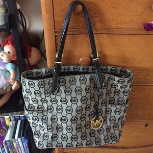 MK tote