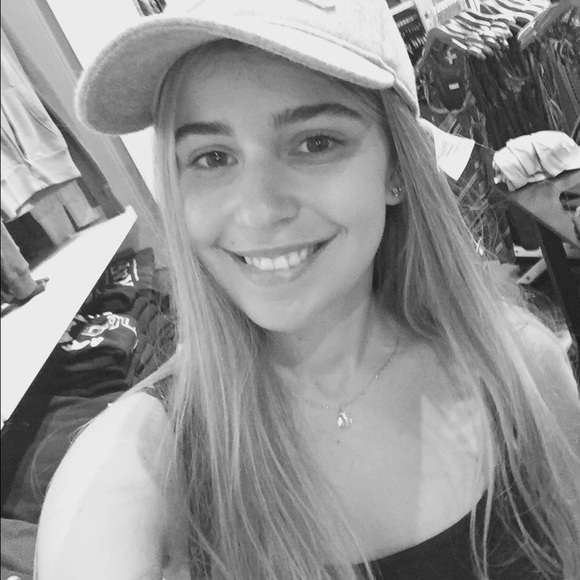 Meet your Posher, Thais