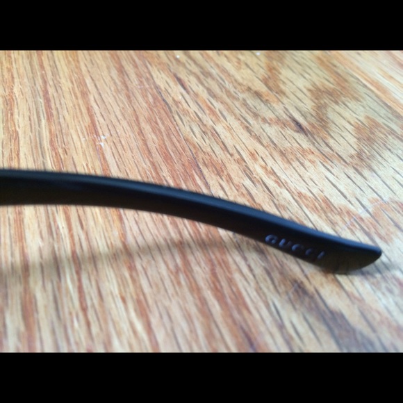 😎 SOLD Authentic Gucci Sunglasses 😎 SOLD - Picture 3 of 4