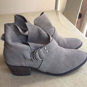 American eagle faux suede ankle boots