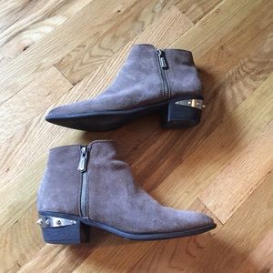 Suede pointy booties