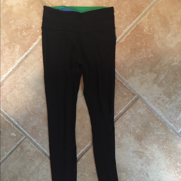 Black reversible Lulu lemon leggings