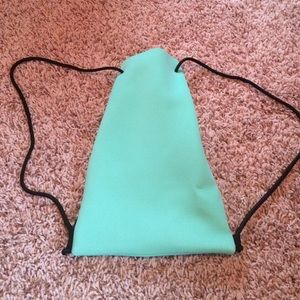 Triangl drawstring bag
