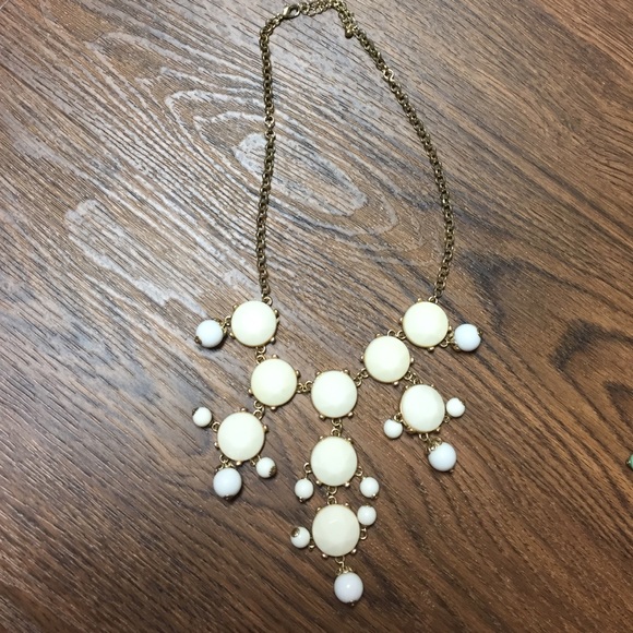Bubble necklaces! Mint & Cream. - Picture 2 of 2