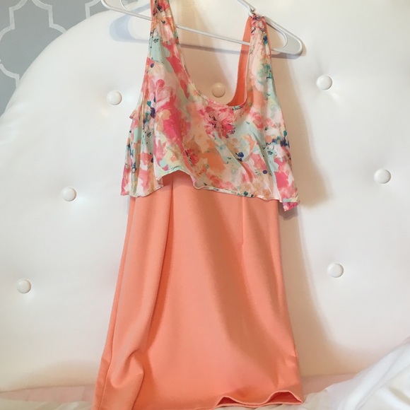 Roxy bodycon dress. Never worn. Size medium. - Picture 4 of 4